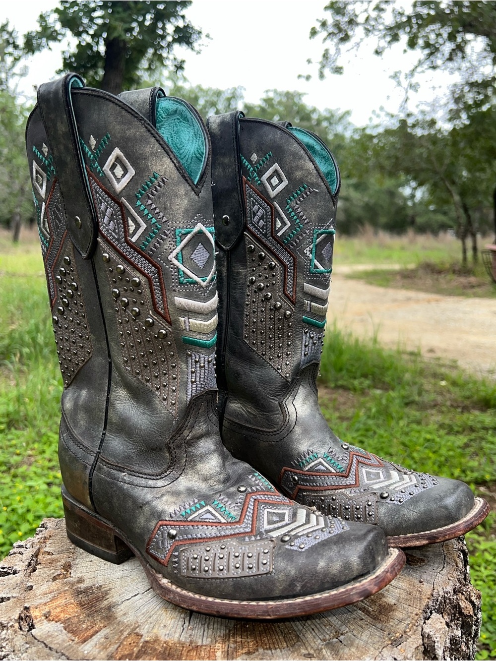 Corral Women's Silver/Gray Western Studded Embroidered Cowboy Boots
